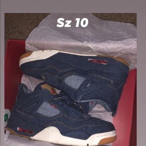 Levi denim 4s